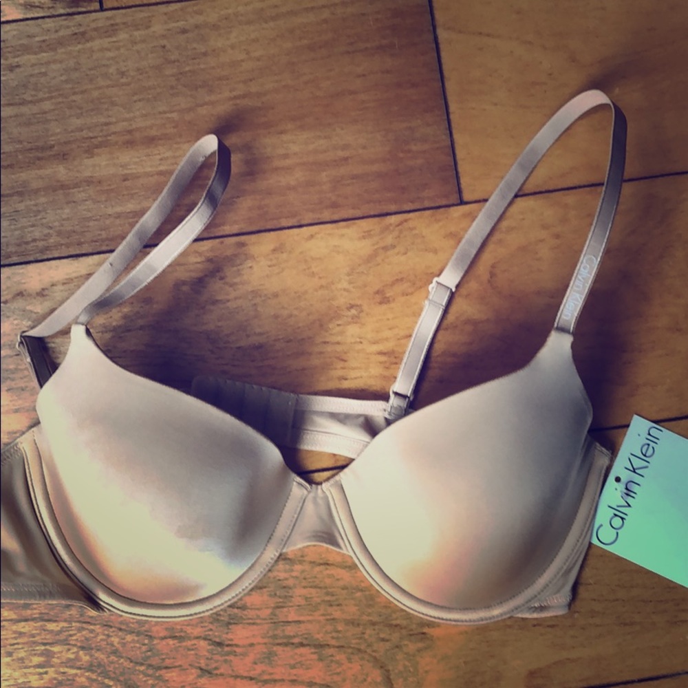 Calvin Klein underwire t-shirt bra. NWT size 36B